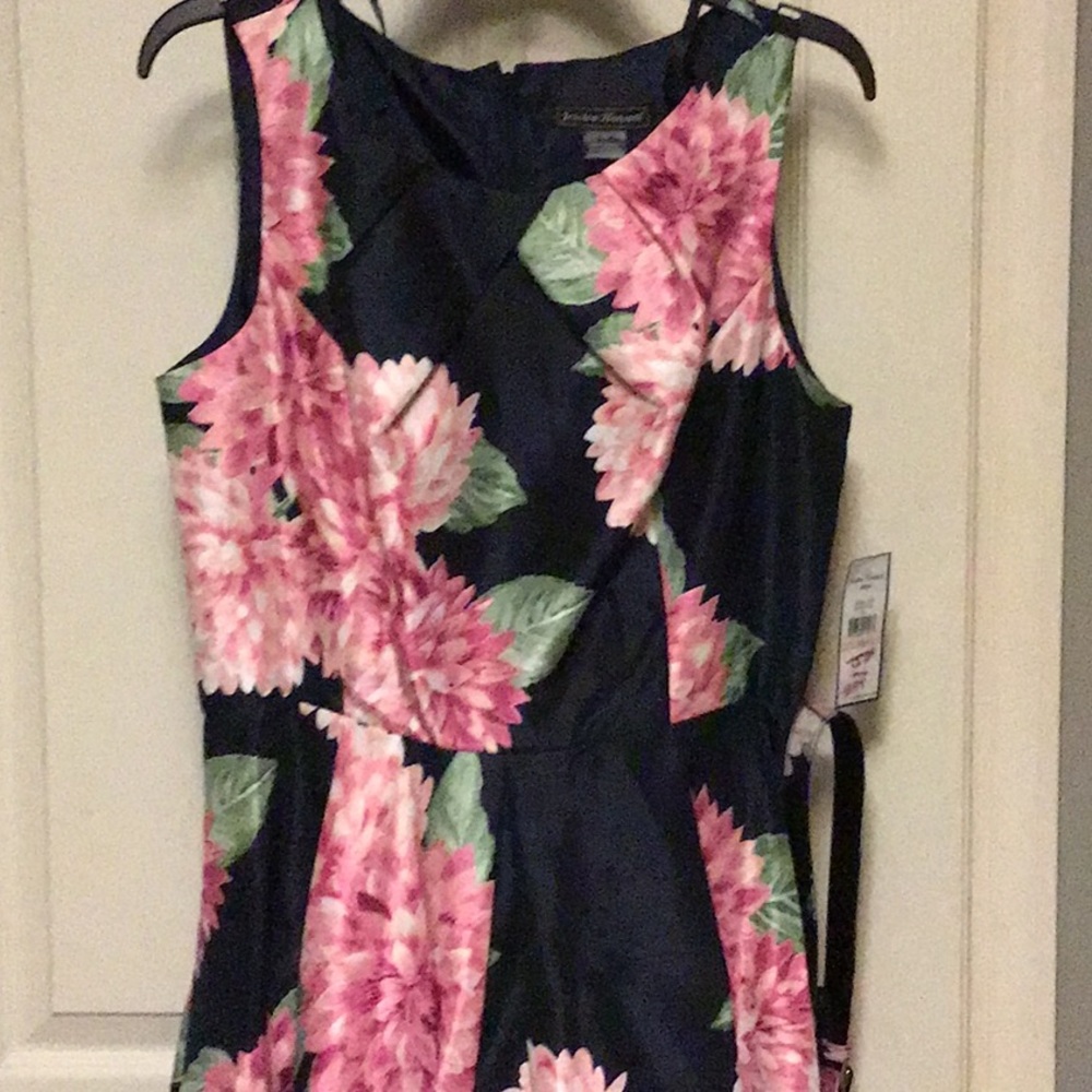 Ladies Spring Dress - Picture 3 of 8